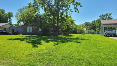 1921 Franklin Ave, Bonham, TX 75418 - photo 2