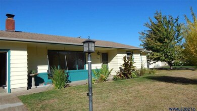 1318 NE Sherman St, Albany, OR 97321 - photo 2