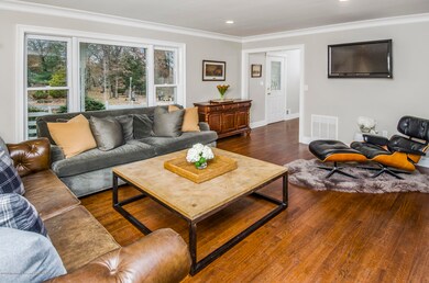 006-photo-living-room-7814625