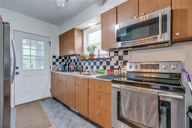 1821 Irwin St, Aliquippa, PA 15001 - photo 6