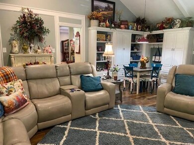 Den has lots of built ins