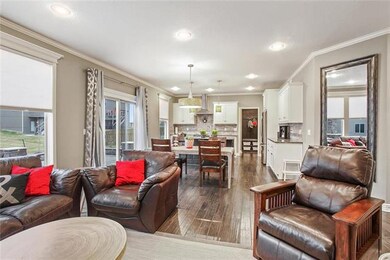 1521 SW 44th St, Lees Summit, MO 64082 - photo 3