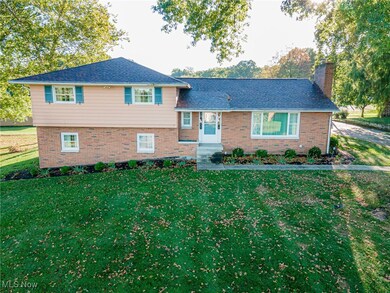 1681 Knob Hill Dr, Coshocton, OH 43812 - photo 2