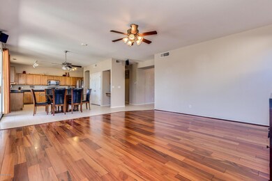 Family Rm to Kitchen
