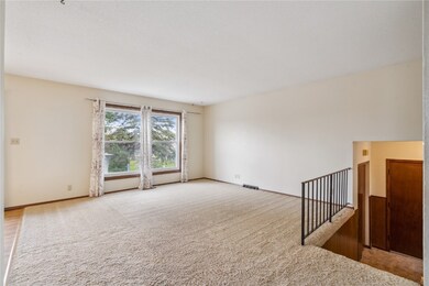 4702 Twin Pine Dr NE, Cedar Rapids, IA 52402 - photo 4