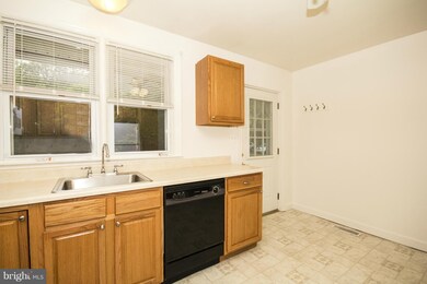 511 Wilgis Rd, Fallston, MD 21047 - photo 5