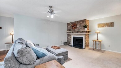 11-10 Pinehurst Manor C_11
