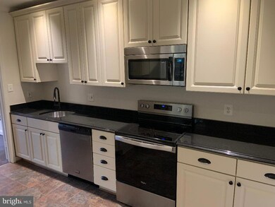 1650 Beekman Place NW unit D, Washington, DC 20009 - photo 3