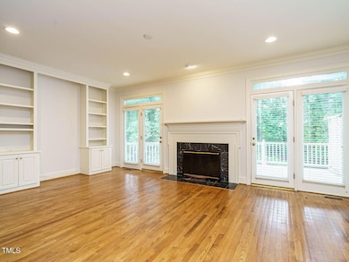 006-1280x960-living-room
