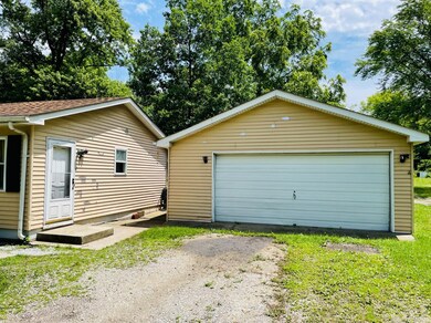 629 N Colfax St, Griffith, IN 46319 - photo 3