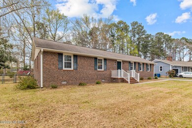 1403 Clifton Rd, Jacksonville, NC 28540 - photo 3