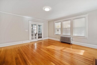 196 Oak Grove Ave, Springfield, MA 01109 - photo 5