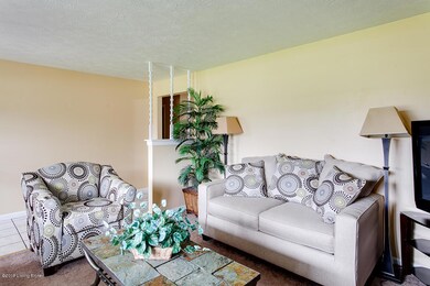 8405 Summer Haven Ct-7