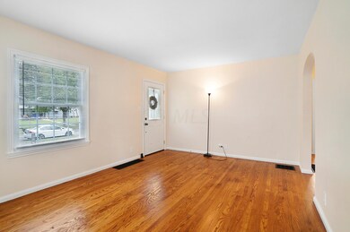 381 E. Jeffrey Living 2