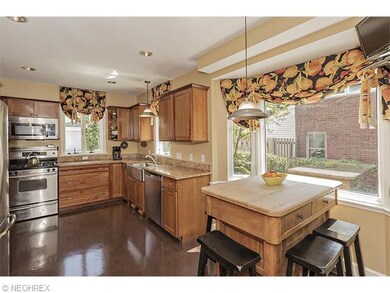 Updated eat in kitchen