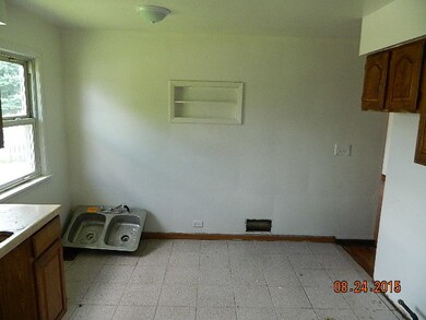 50 Wisconsin Ave, Waukegan, IL 60085 - photo 4