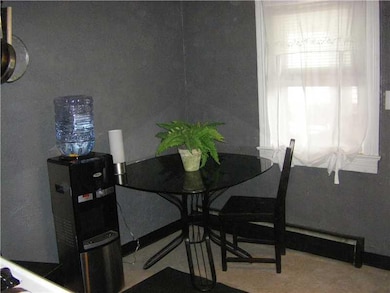 Kitchen. Eat-in-kitchen