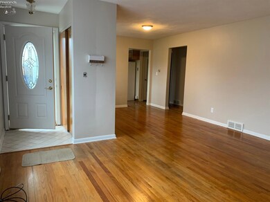 Front foyer area, provides privacy, tiled floor entry with closet.
