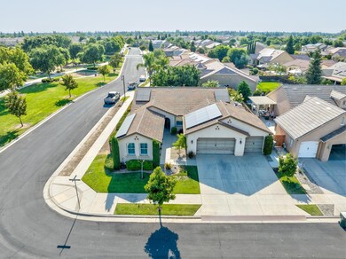 3276 Blackwood Ave, Clovis, CA 93619 - photo 6