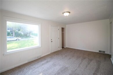 7010 SW 15th St, Des Moines, IA 50315 - photo 2