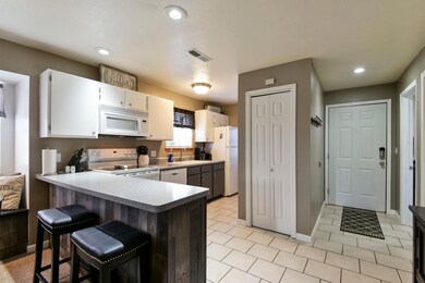 Kitchen / Entry