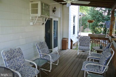 1537 E Chocolate Ave, Hershey, PA 17033 - photo 2