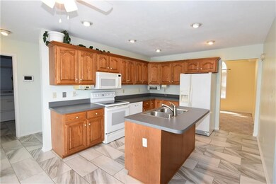 6012 Schooner Ct, Columbus, IN 47203 - photo 5