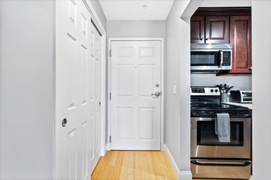 90 Eastern Ave unit 203, Manchester, NH 03104 - photo 3