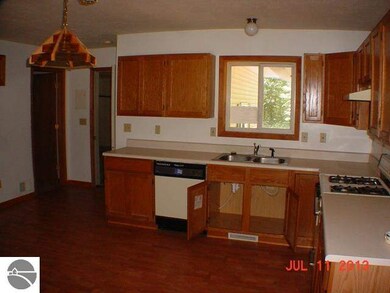 5347 E Michigan Ave, Au Gres, MI 48703 - photo 4