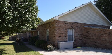 915 E 430th Rd, Bolivar, MO 65613 - photo 2