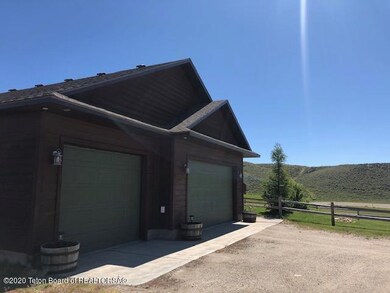 Huge 3 car garage