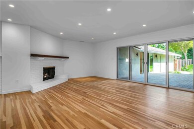 20500 Wells Dr, Woodland Hills, CA 91364 - photo 7