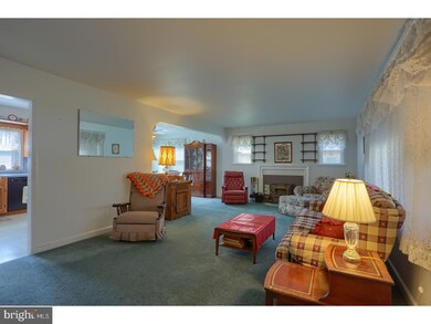 921 Brighton Ave, Reading, PA 19606 - photo 3