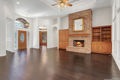 8637 Classic Oaks Ln, San Antonio, TX 78255 - photo 3