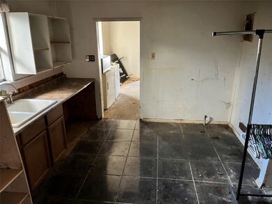 217 N Everton St, Houston, TX 77003 - photo 5