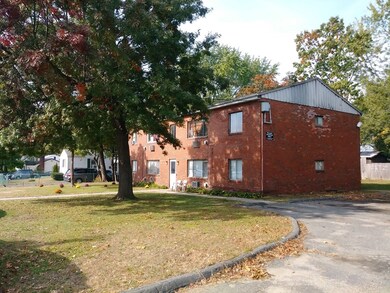 44 Leland Dr, Springfield, MA 01109 - photo 3