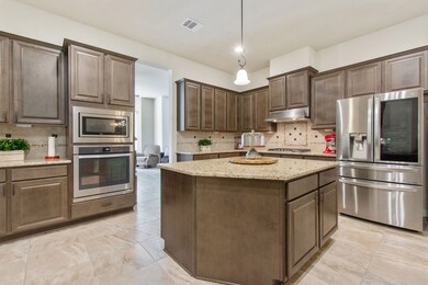 30818 Raleigh Creek Dr, Tomball, TX 77375 - photo 2