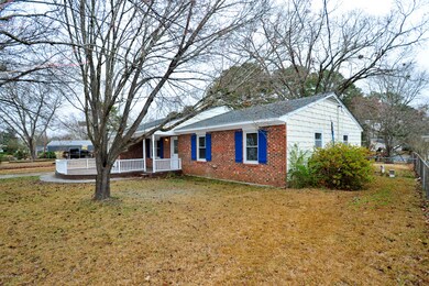 1206 Castle Dr, Jacksonville, NC 28546 - photo 3