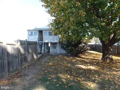 378 E Mckinley St, Chambersburg, PA 17202 - photo 2