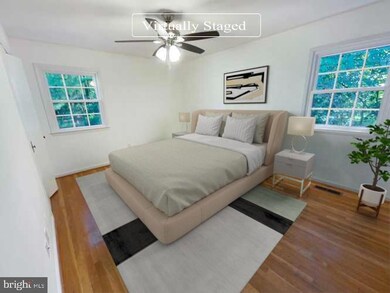 2502 Woodcutter Ct, Reston, VA 20191 - photo 3