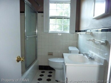 326 Pinecrest Dr, Fayetteville, NC 28305 - photo 6