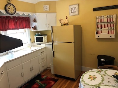 eat-in table