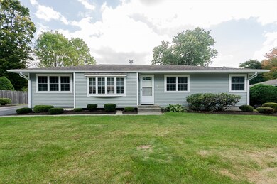 4 Horseshoe Dr, Auburn, MA 01501 - photo 2