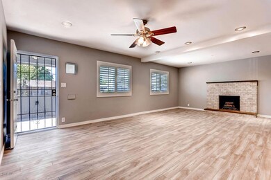 LARGE LIVING ROOM WITH FIREPLACE
