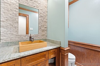 Guest powder bath