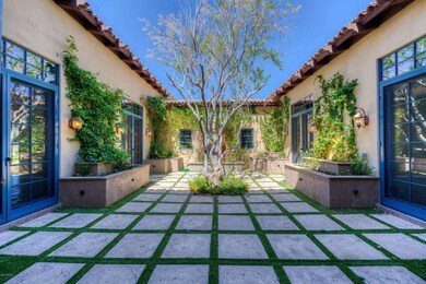 007_Interior Courtyard
