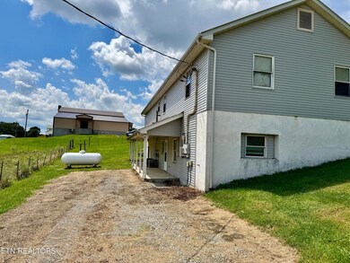 3614 Muddy Pond Rd, Monterey, TN 38574 - photo 4