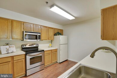 Quaker Hill Community unit 226, Alexandria, VA 22314 - photo 4