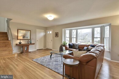 8604 Waterford Rd, Alexandria, VA 22308 - photo 3