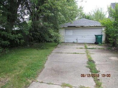 Parking Lot/Garage